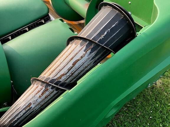 Image of John Deere C8R equipment image 2