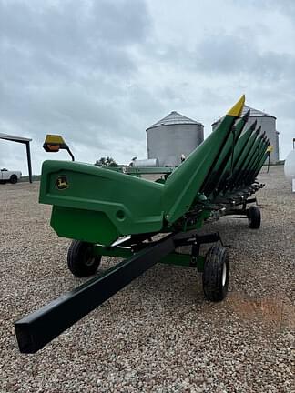 Image of John Deere C8R equipment image 3