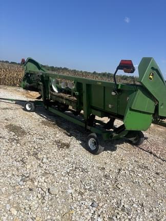 Image of John Deere C8R equipment image 2
