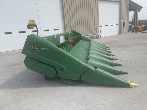 Image of John Deere C8R equipment image 2