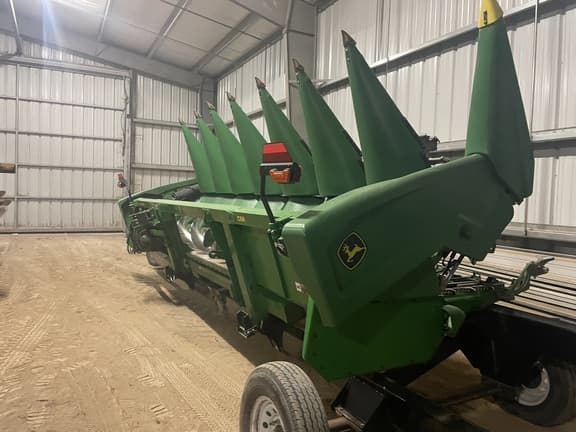 Image of John Deere C8R equipment image 1