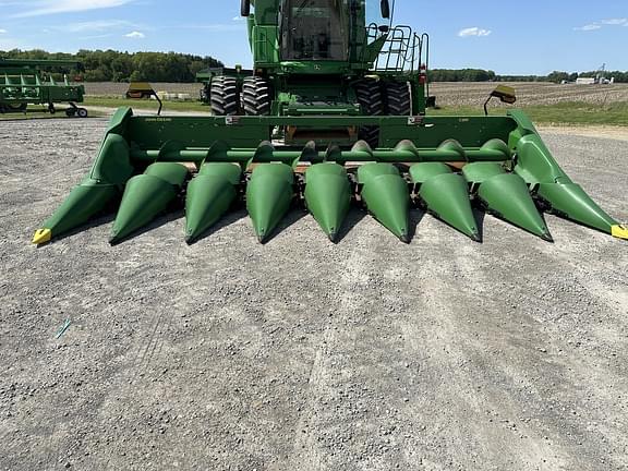 Image of John Deere C8R equipment image 3