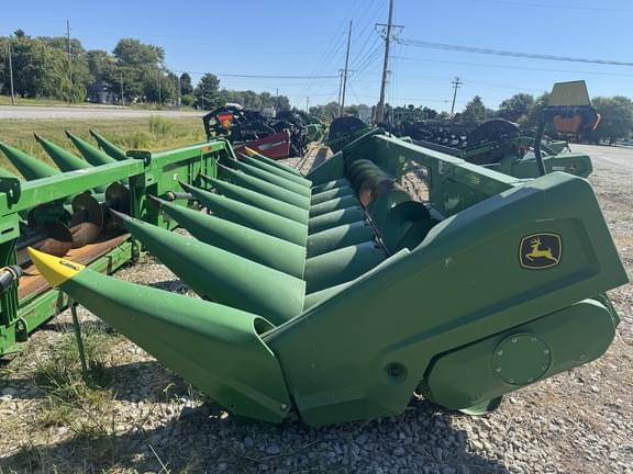Image of John Deere C8R equipment image 1