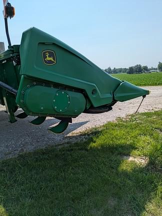 Image of John Deere C8R equipment image 2