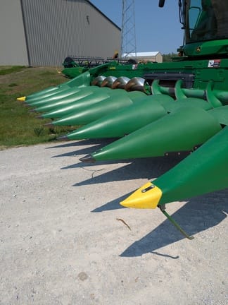 2021 John Deere C8R Equipment Image0