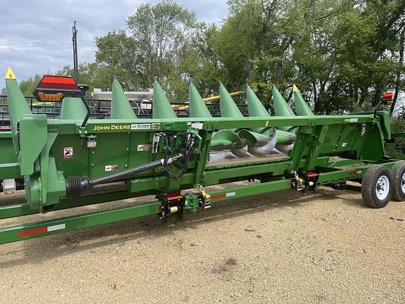Image of John Deere C8R equipment image 1