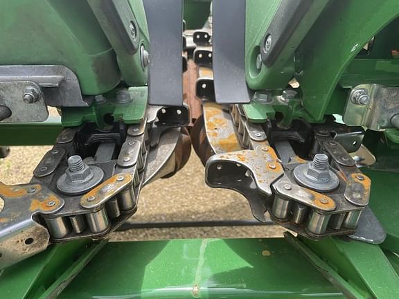 Image of John Deere C8R equipment image 2