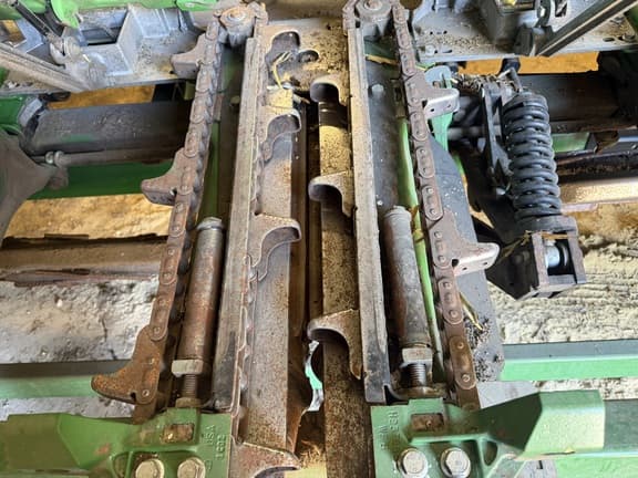 Image of John Deere C8R equipment image 4