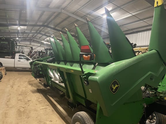 2021 John Deere C8R Equipment Image0