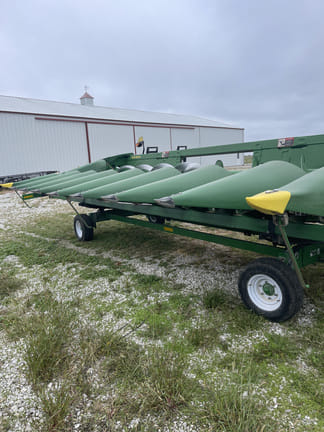 Main image John Deere C8R