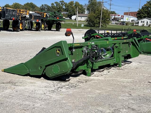 Image of John Deere C8R equipment image 4