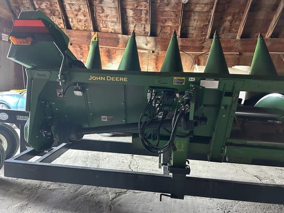 Image of John Deere C8R equipment image 2