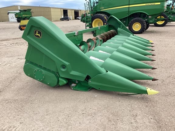 Image of John Deere C8R equipment image 4