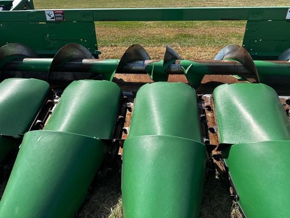 Image of John Deere C8R equipment image 3