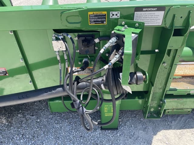 Image of John Deere C8R equipment image 4