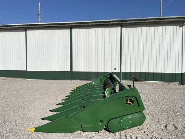 Image of John Deere C8R equipment image 2