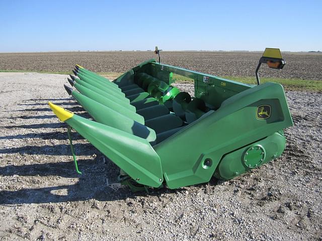 Image of John Deere C8R equipment image 1