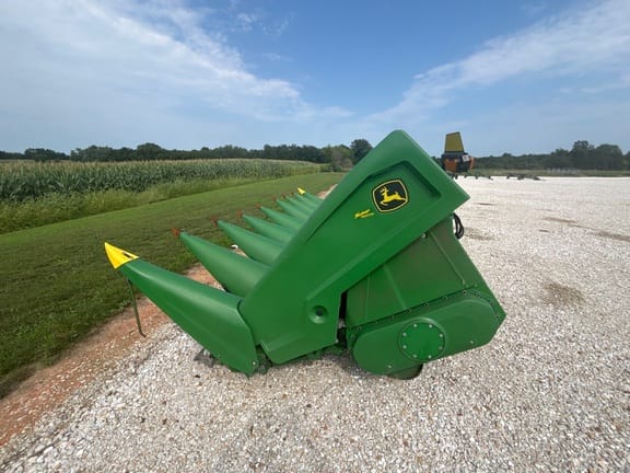 2021 John Deere C8R Equipment Image0
