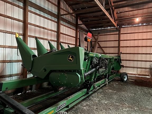 Image of John Deere C8R equipment image 1