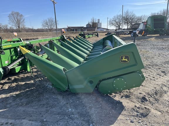 Image of John Deere C8R equipment image 3