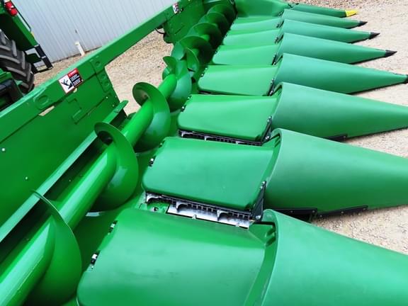 Image of John Deere C8R equipment image 3