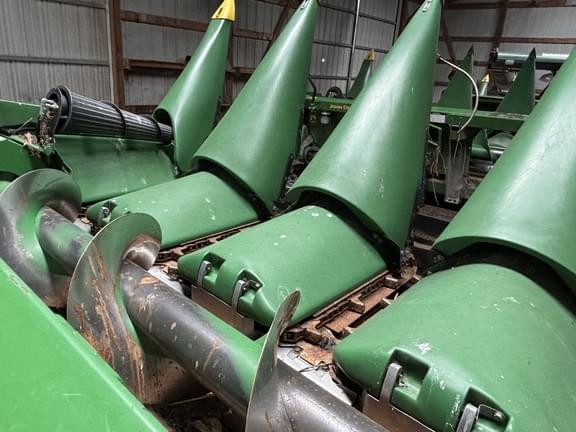 Image of John Deere C8R equipment image 4