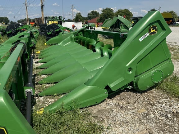 2021 John Deere C8R Equipment Image0