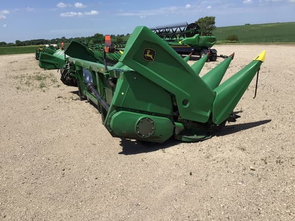 Image of John Deere C8R Primary image