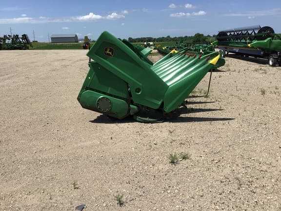 Image of John Deere C8R equipment image 1
