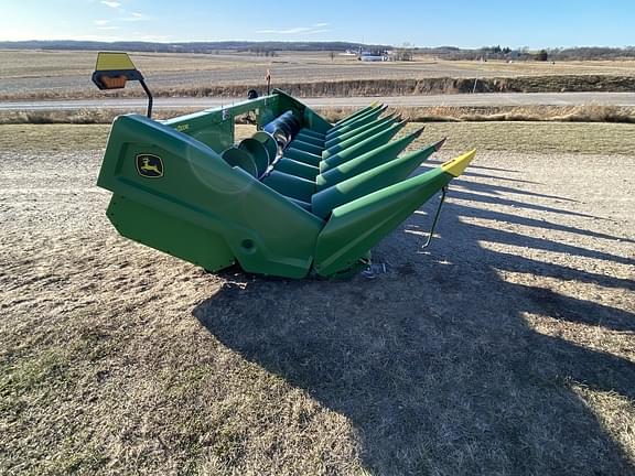 Image of John Deere C8R equipment image 3