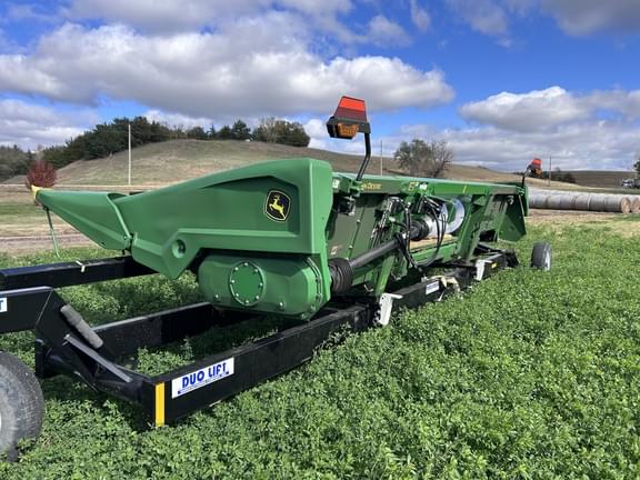 Image of John Deere C8R equipment image 1