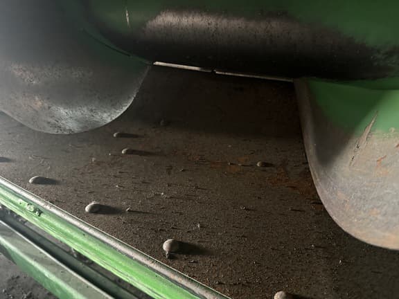 Image of John Deere C8R equipment image 2