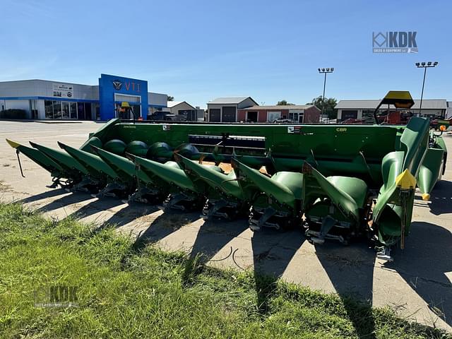 Image of John Deere C8R equipment image 4