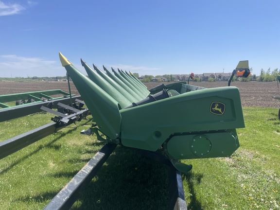 Main image John Deere C8R