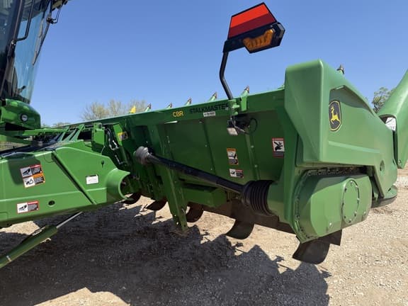 Image of John Deere C8R equipment image 2