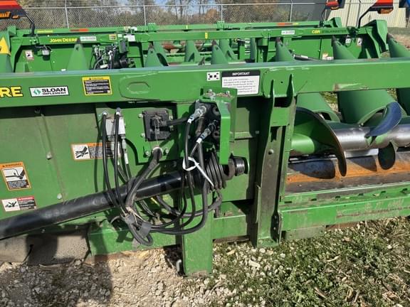 Image of John Deere C8R equipment image 1