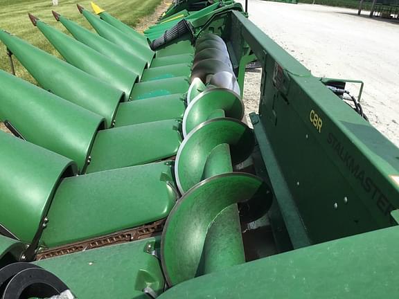 Image of John Deere C8R equipment image 1