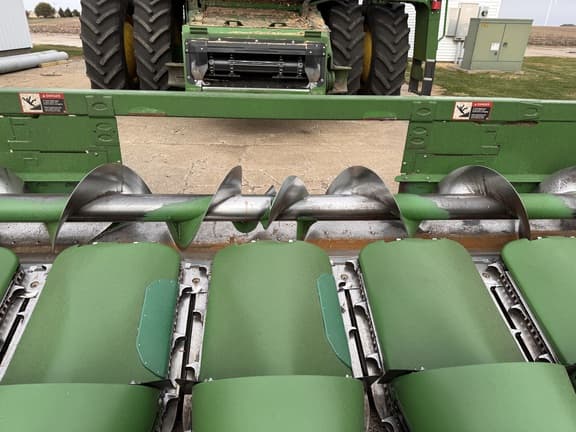 Image of John Deere C8R equipment image 2