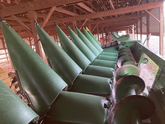 Image of John Deere C8R equipment image 2