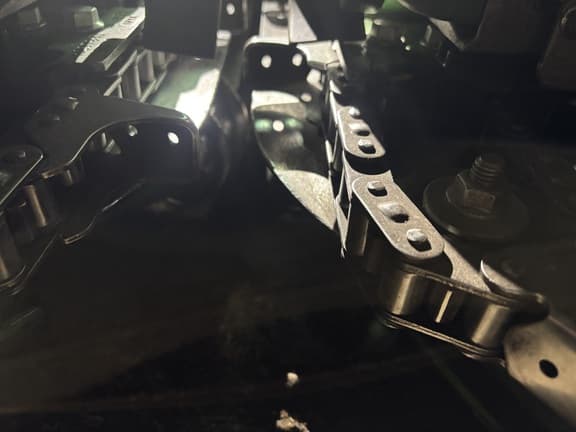 Image of John Deere C8R equipment image 2