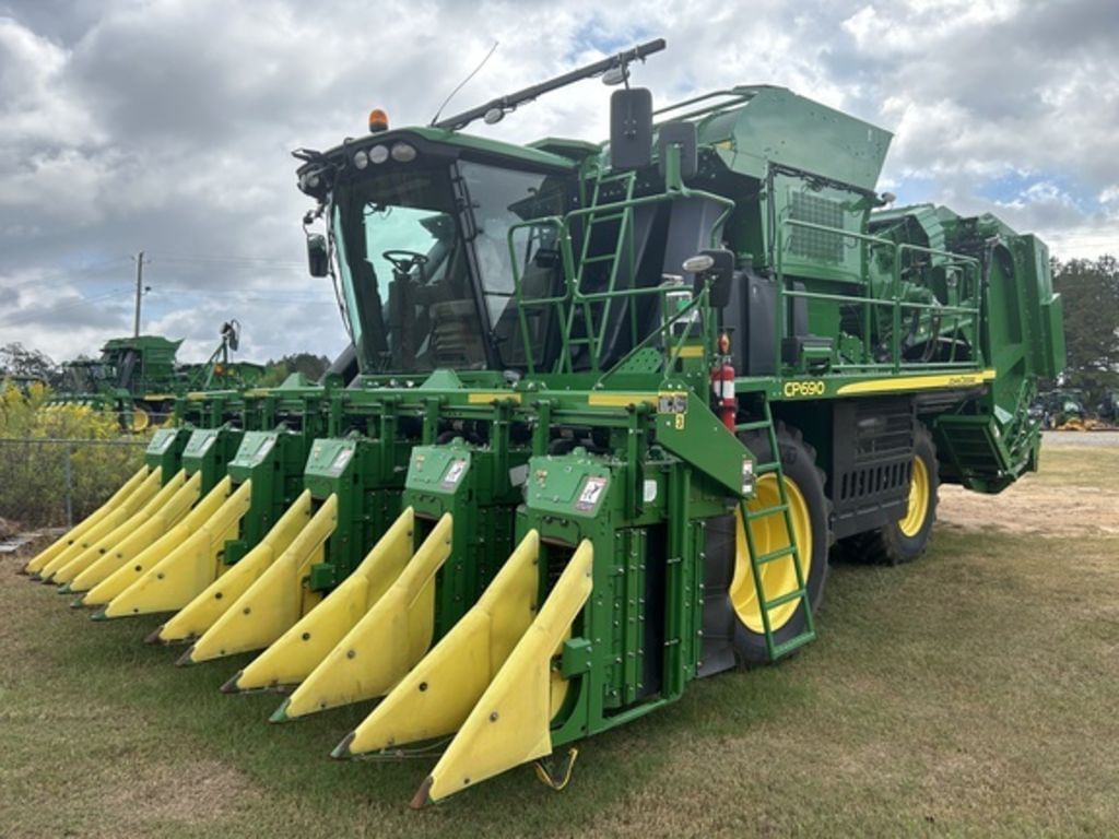 2021 John Deere CP690 Equipment Image0