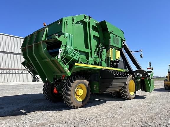 Image of John Deere CP690 equipment image 4