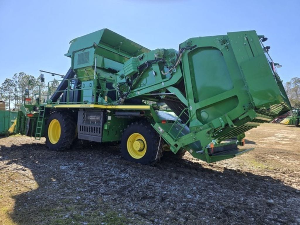 2021 John Deere CP690 Equipment Image0