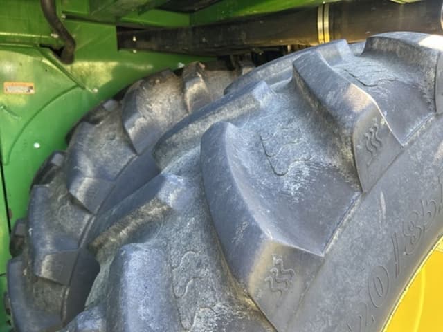 Image of John Deere CP690 equipment image 4