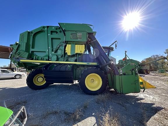 Image of John Deere CP690 equipment image 3