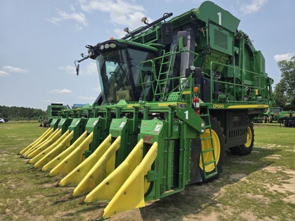 2021 John Deere CP690 Equipment Image0