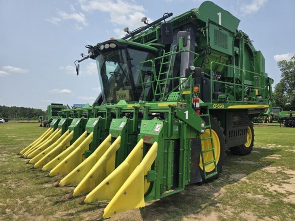 2021 John Deere CP690 Equipment Image0