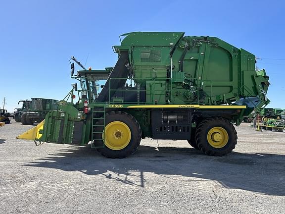 Image of John Deere CP690 equipment image 1