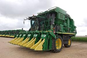 2021 John Deere CP690 Image