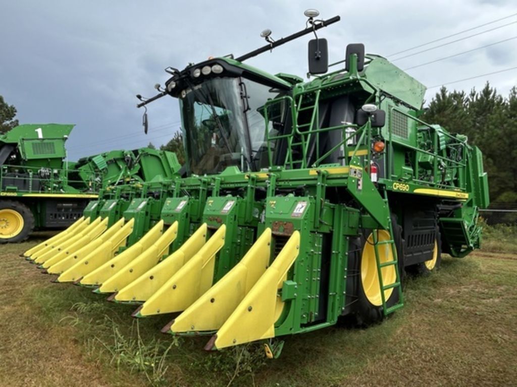 2021 John Deere CP690 Equipment Image0